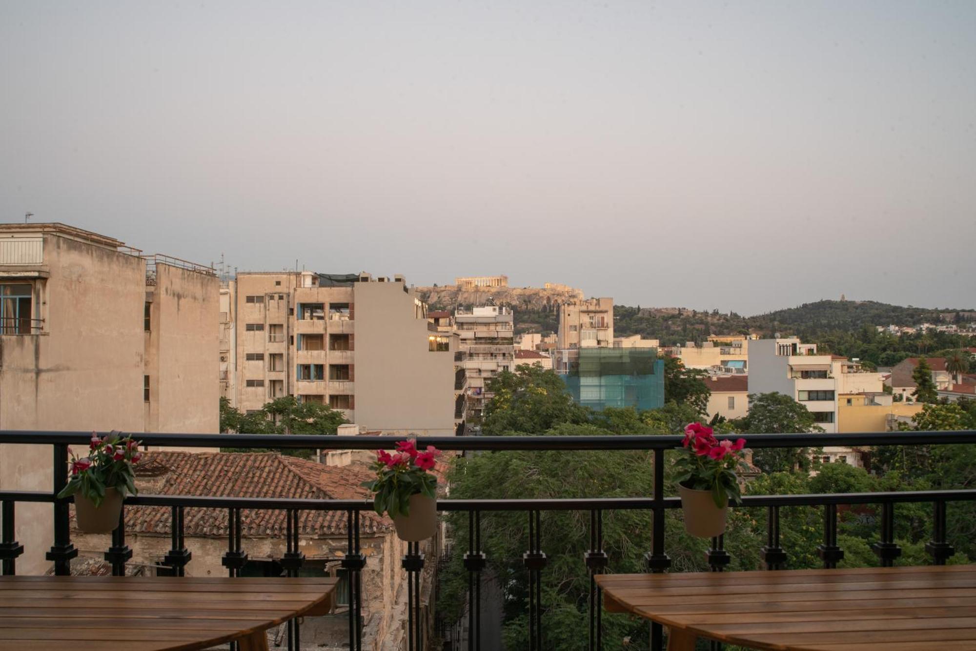 Apartmán Stunning Acropolis View - 500M Metro - At Historical Center Atény Exteriér fotografie